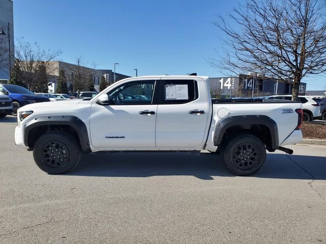 Used 2025 Toyota Tacoma TRD Off-Road AWD/4WD image 6