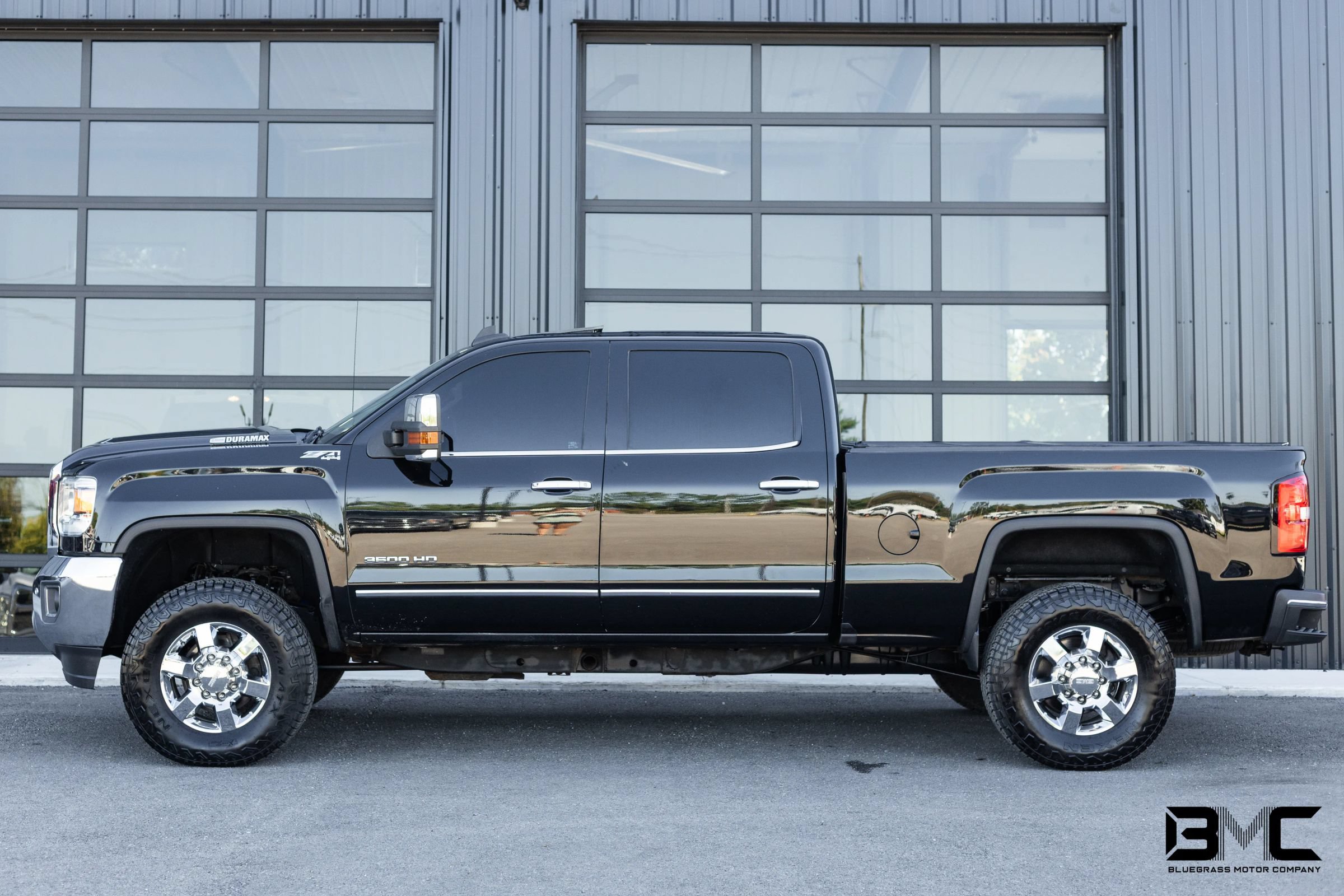 Used 2019 GMC Sierra 3500 SLT w/ Driver Alert Package AWD/4WD image 4