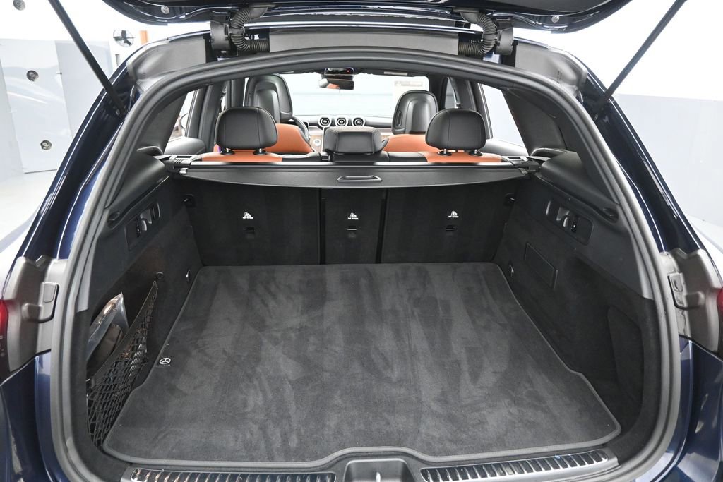 Used 2024 Mercedes-Benz GLC 43 AMG 4MATIC w/ Advanced USB Package image 28