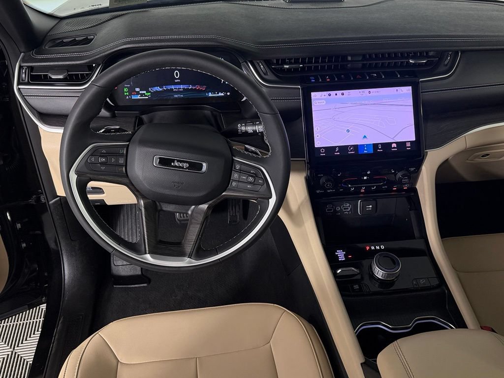 Used 2025 Jeep Grand Cherokee Limited 4xe AWD/4WD image 13