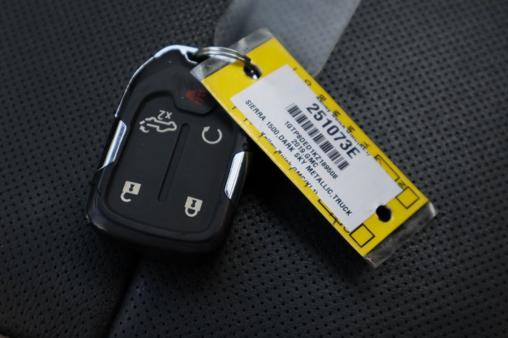 Used 2019 GMC Sierra 1500 SLT w/ SLT Premium Package image 33