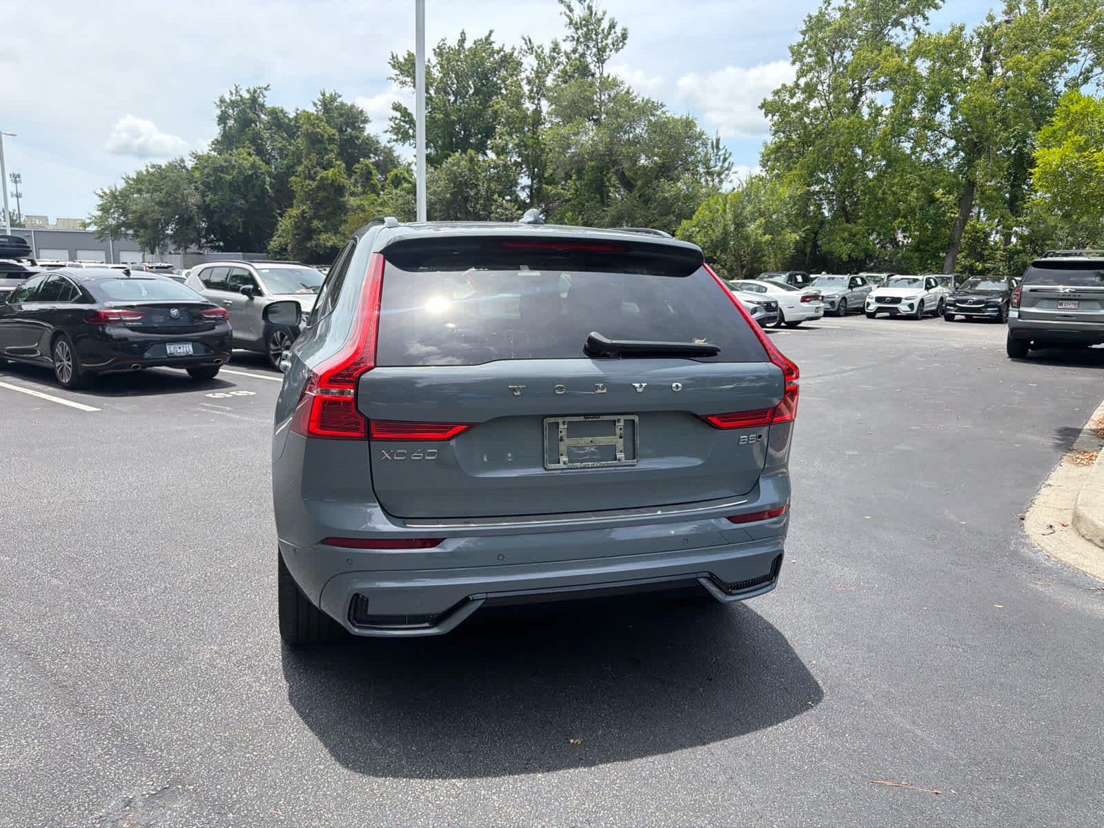 Used 2024 Volvo XC60 B5 Plus w/ Protection Package Premier AWD/4WD image 14