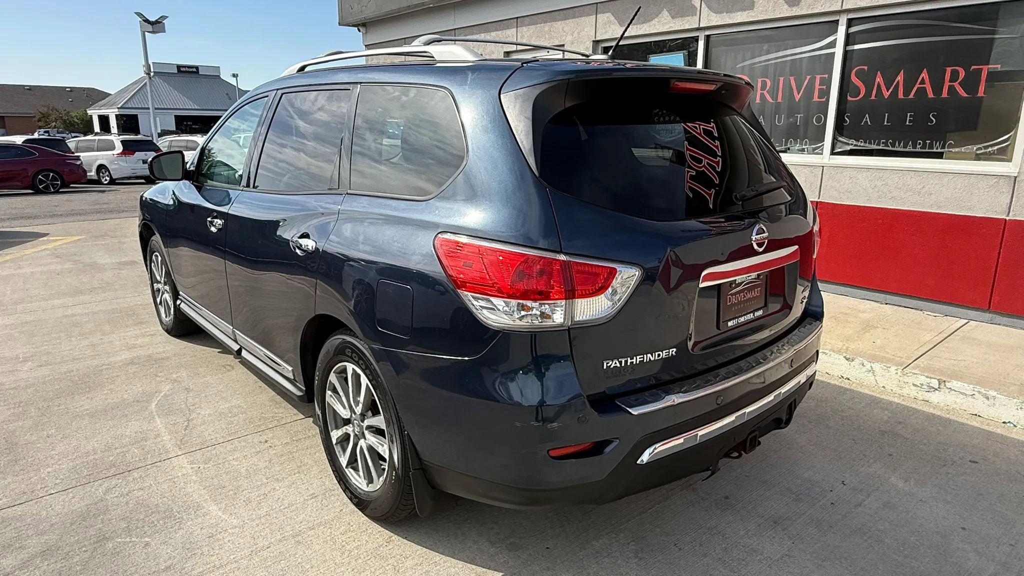 Used 2013 Nissan Pathfinder SL w/ SL Premium Pkg AWD/4WD image 4