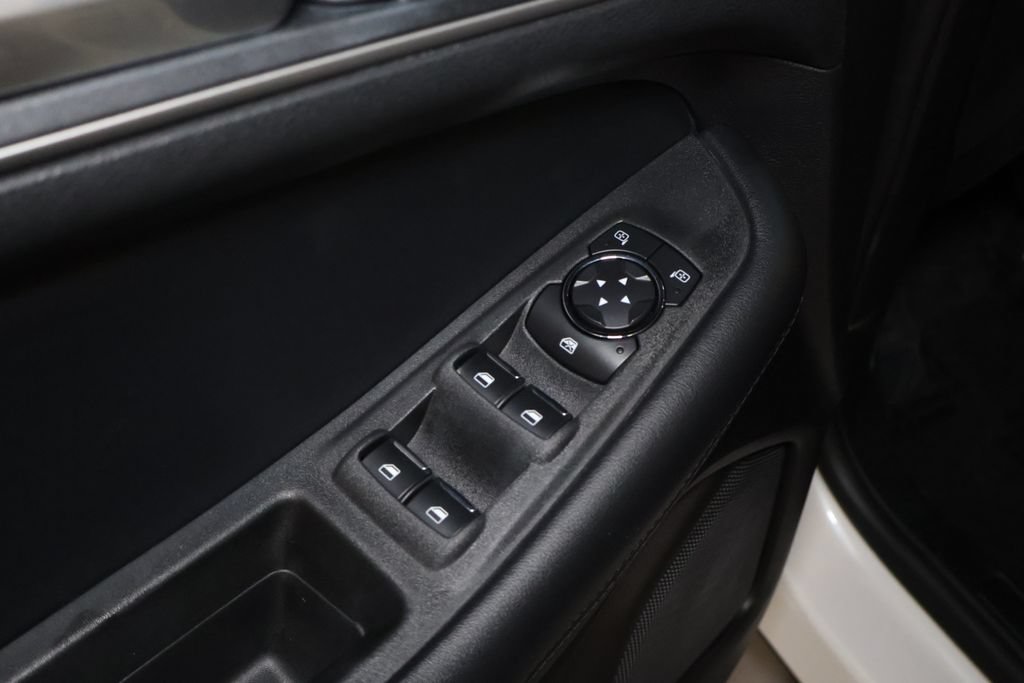 Used 2021 Ford Edge SEL w/ Convenience Package AWD/4WD image 13