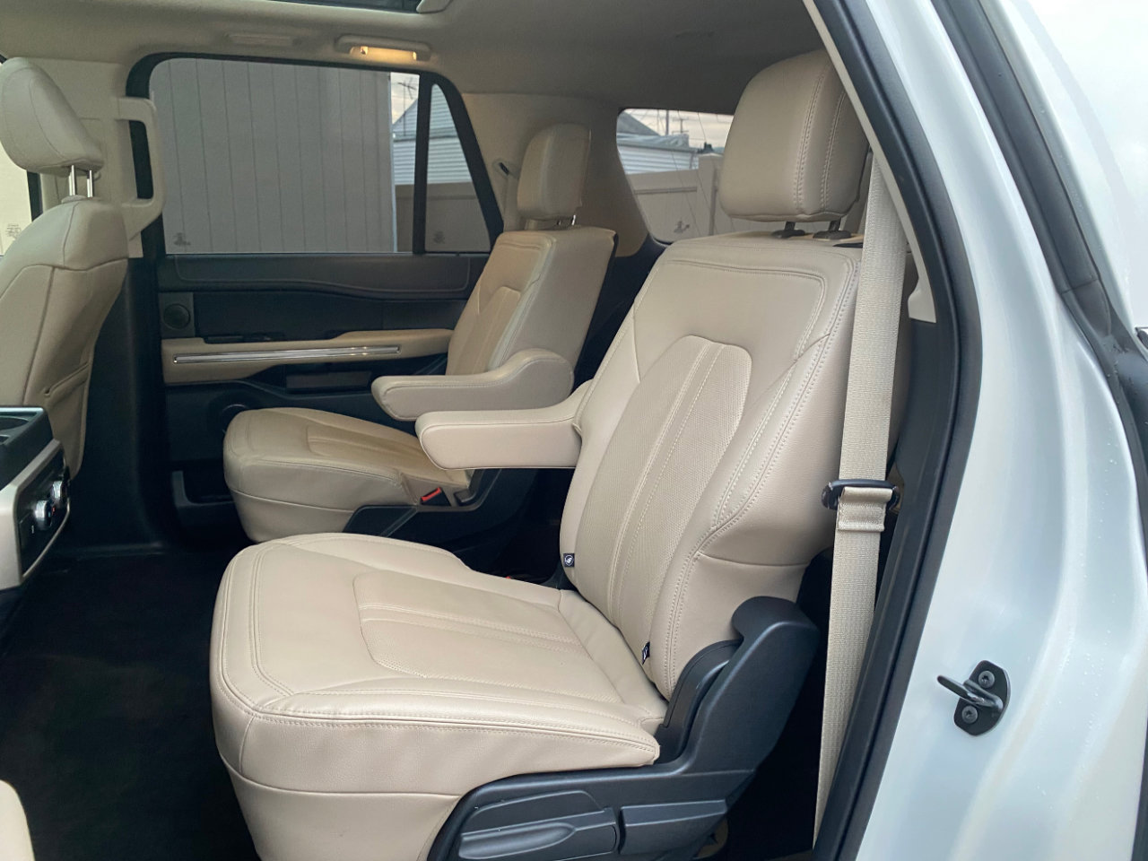 Used 2022 Ford Expedition Max Limited image 32