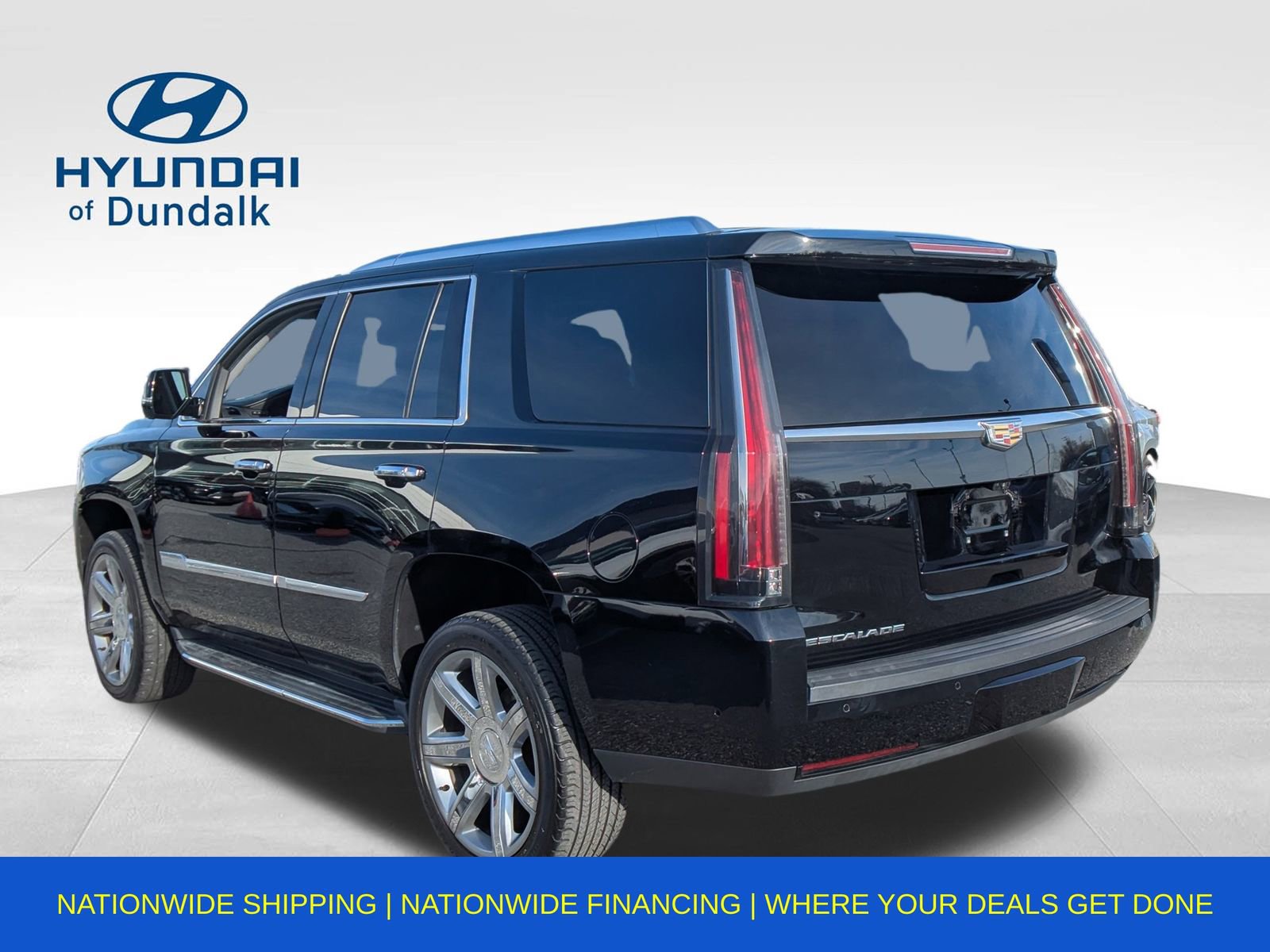 Used 2018 Cadillac Escalade Luxury image 3