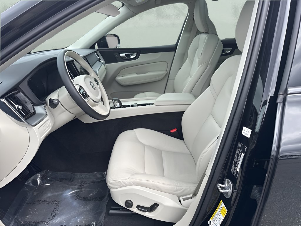 Used 2024 Volvo XC60 T8 Core AWD/4WD image 9
