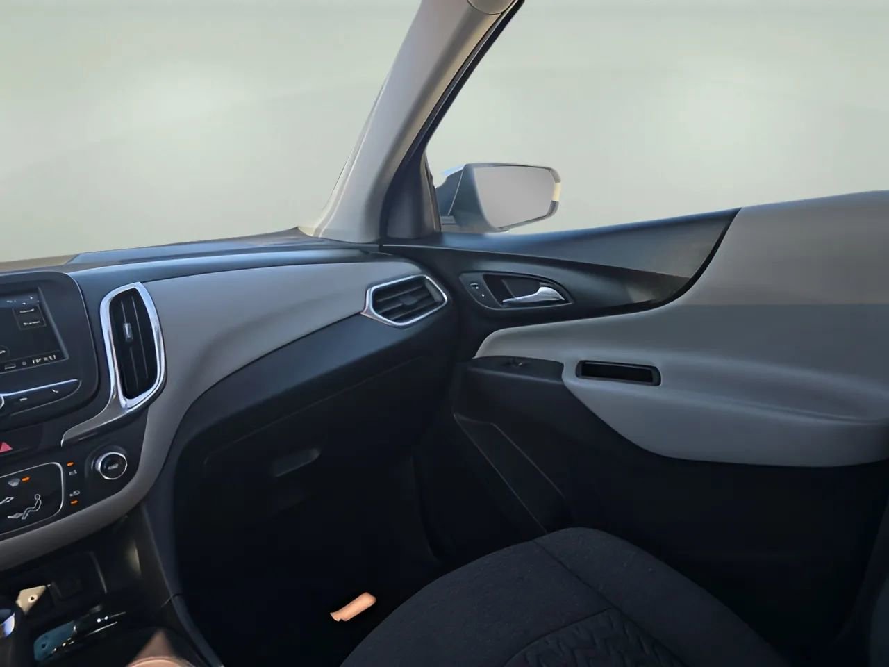 Used 2019 Chevrolet Equinox LS image 16