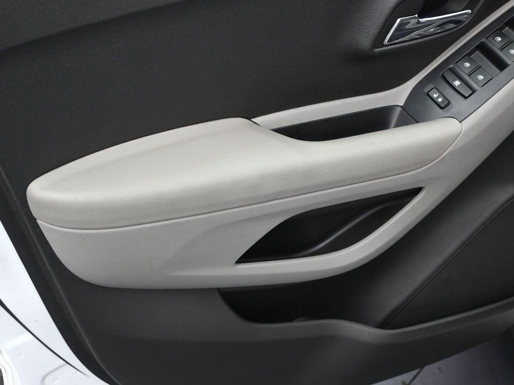 Used 2016 Chevrolet Trax LT FWD image 10