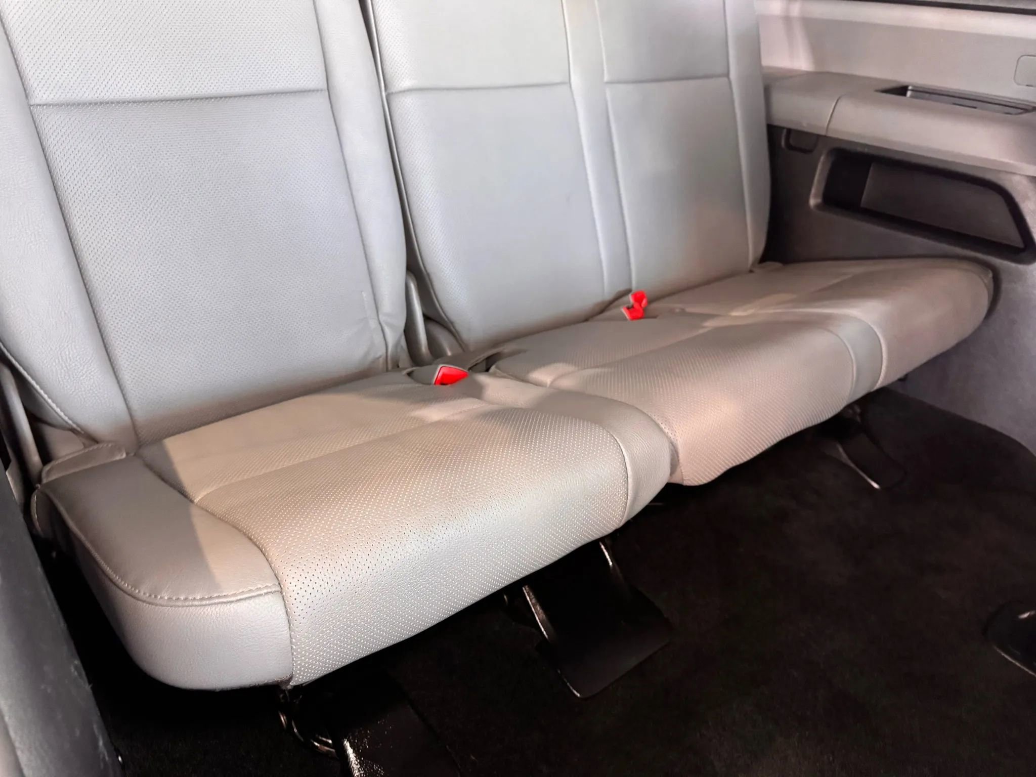 Used 2014 Toyota Sequoia Platinum image 27