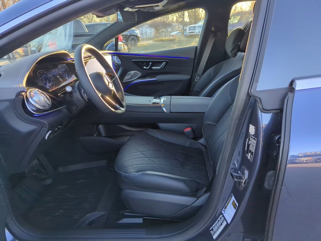 Used 2023 Mercedes-Benz EQS 580 4MATIC Sedan image 13