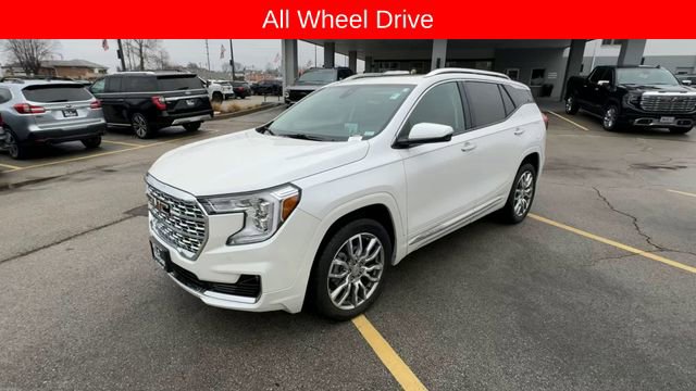 Used 2024 GMC Terrain Denali image 4