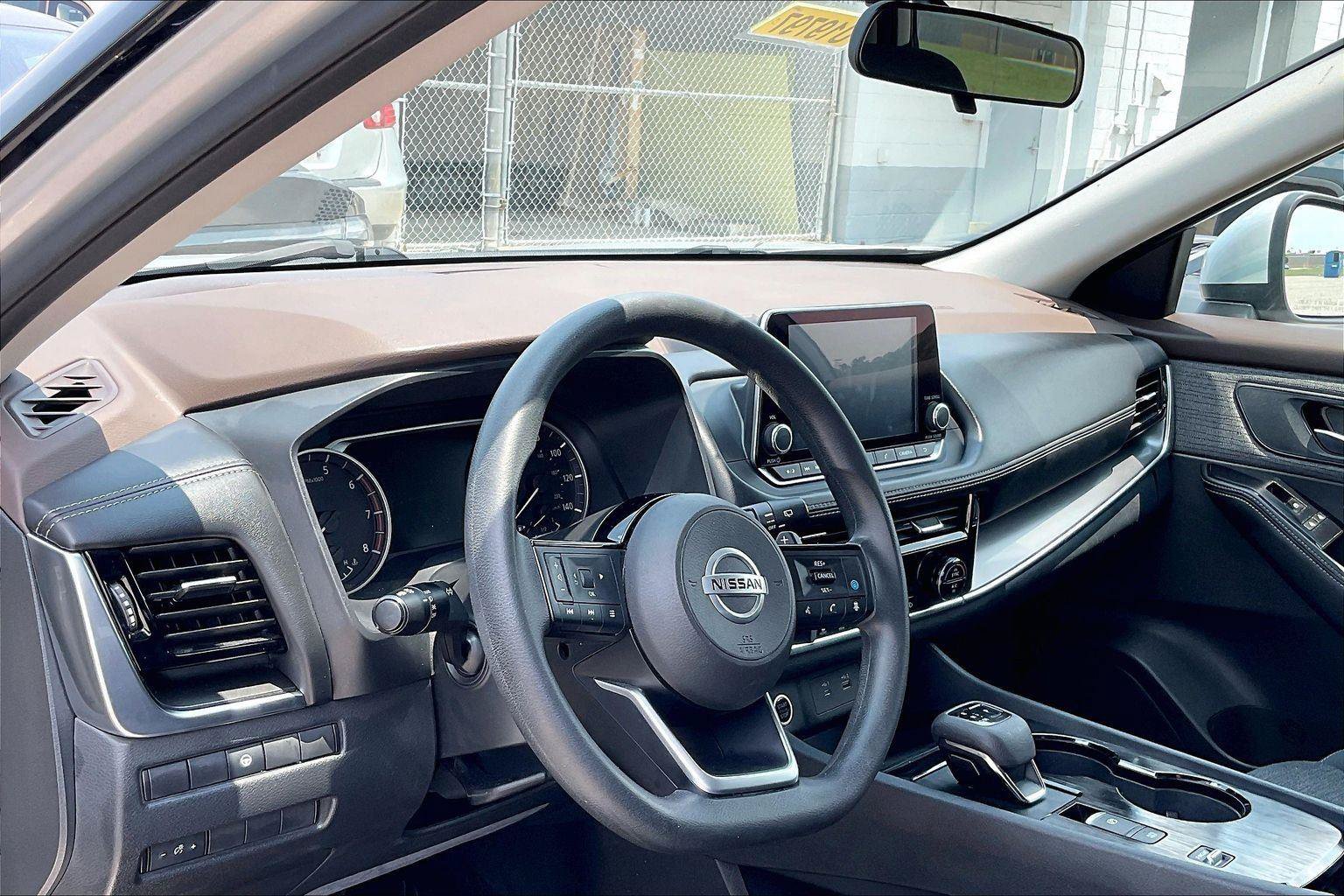 Certified 2021 Nissan Rogue SV FWD image 8