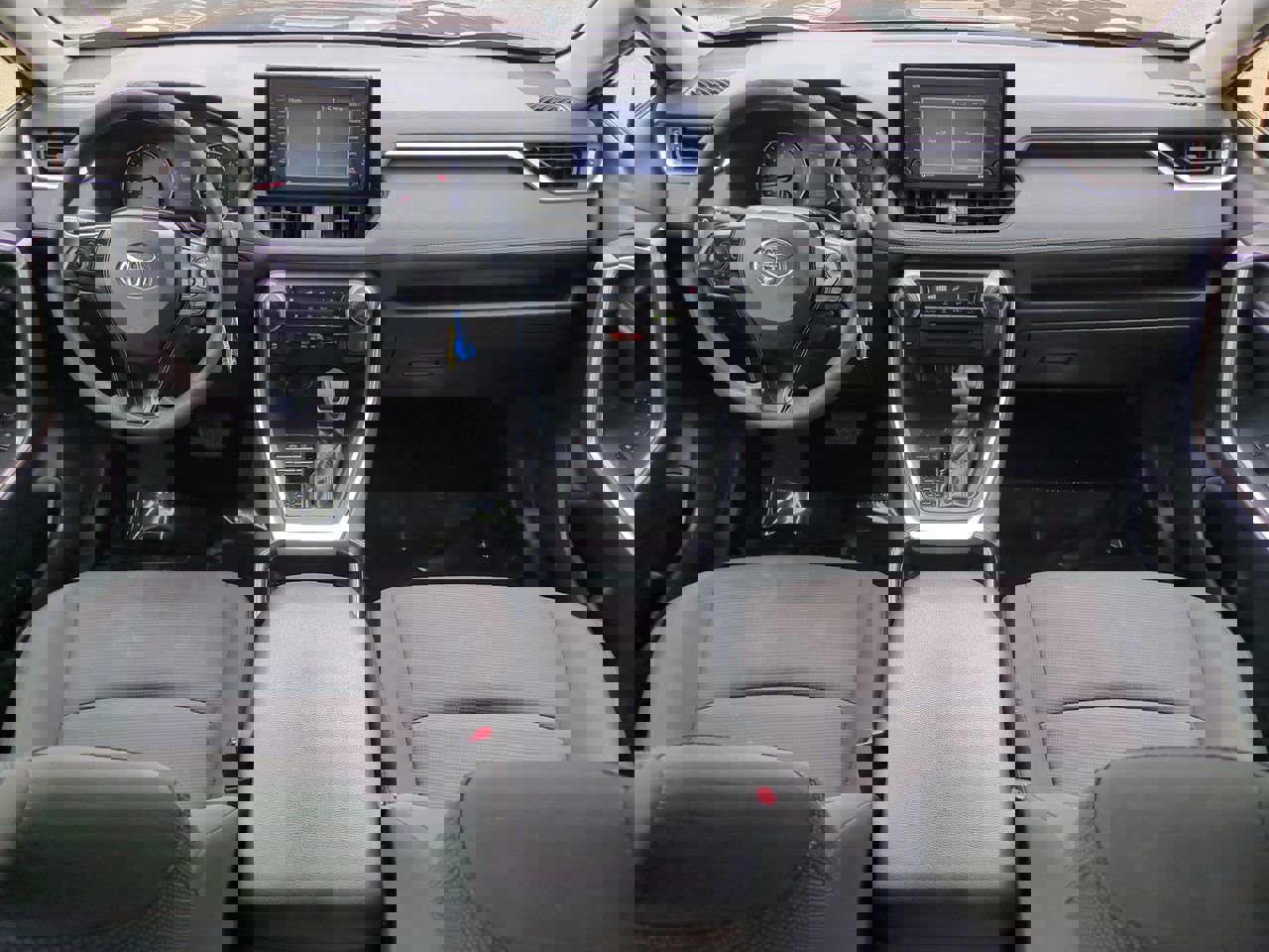 Used 2020 Toyota RAV4 LE FWD image 15