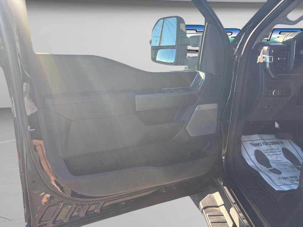 New 2026 Ford F250 Lariat w/ Black Appearance Package image 27