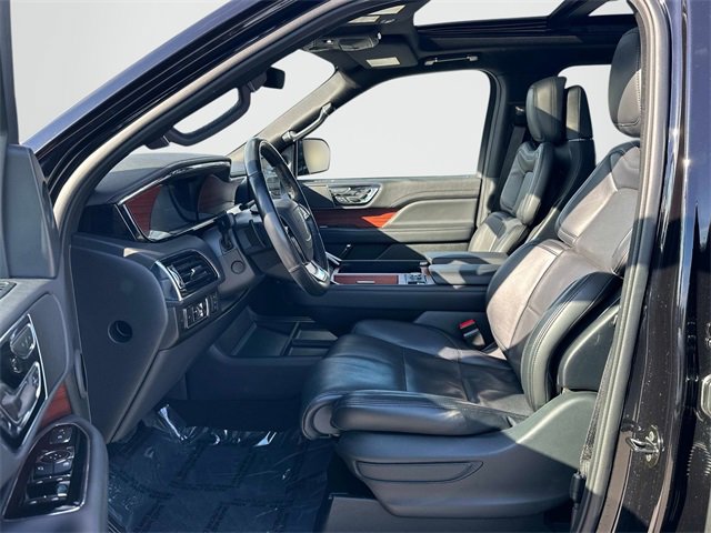 Used 2024 Lincoln Navigator L Reserve image 16