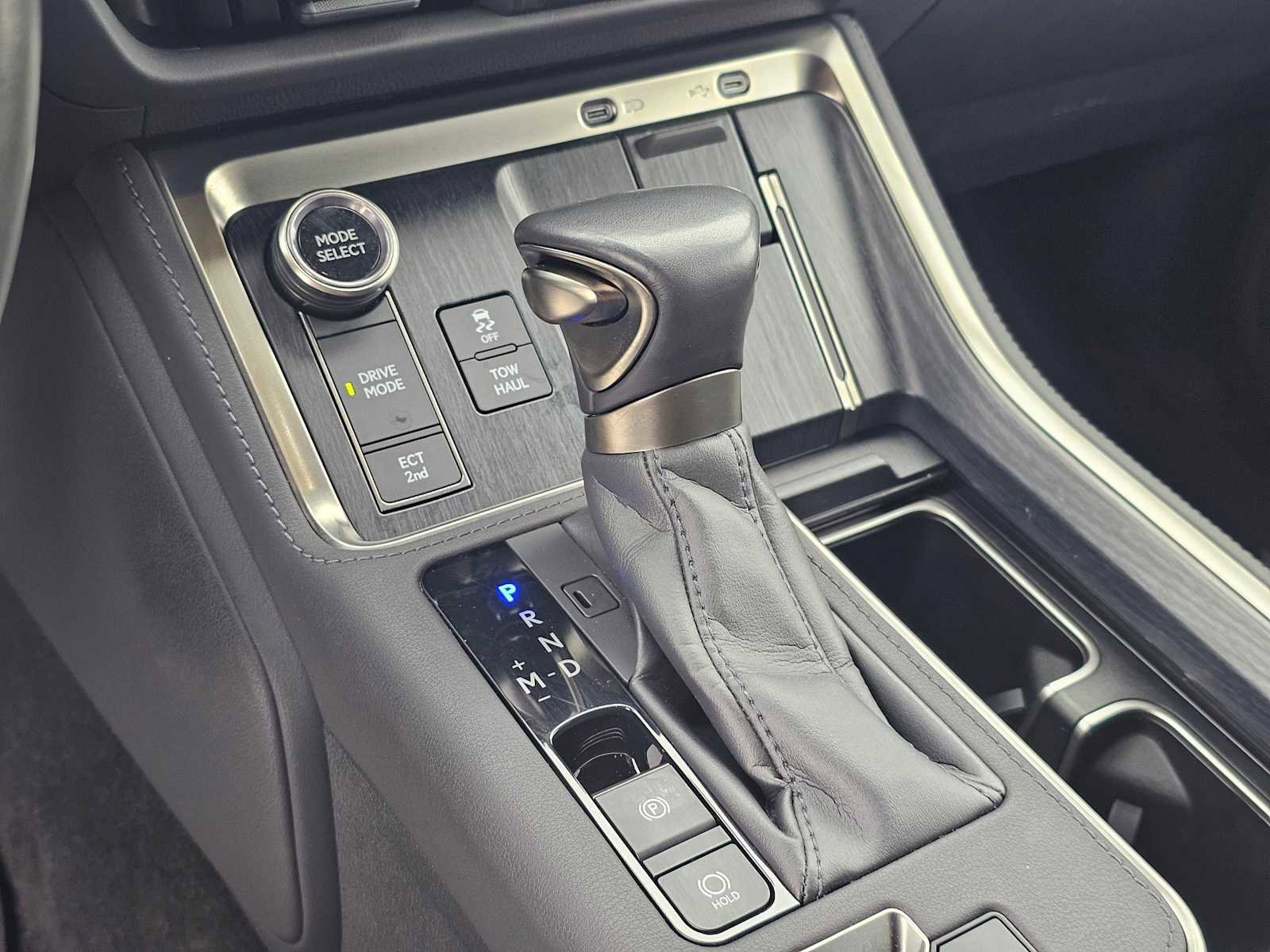 Used 2024 Lexus GX 550 w/ Accessory Package (2T) image 30