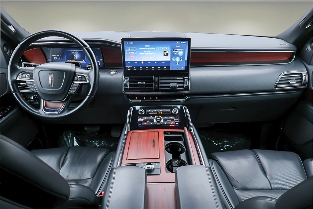 Used 2023 Lincoln Navigator Reserve image 9