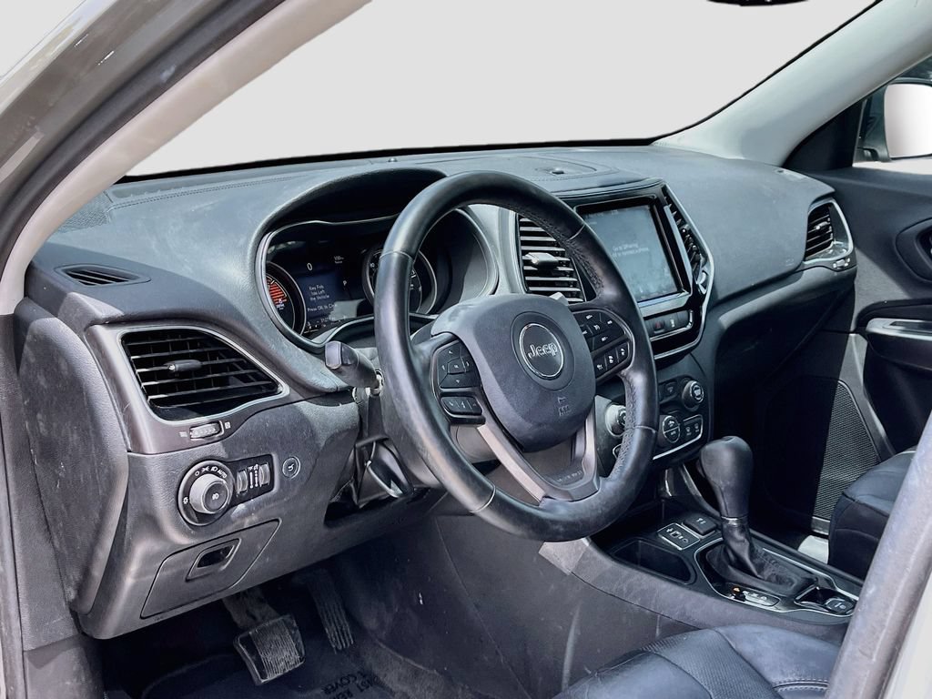 Used 2019 Jeep Cherokee Limited w/ Technology Group FWD image 9