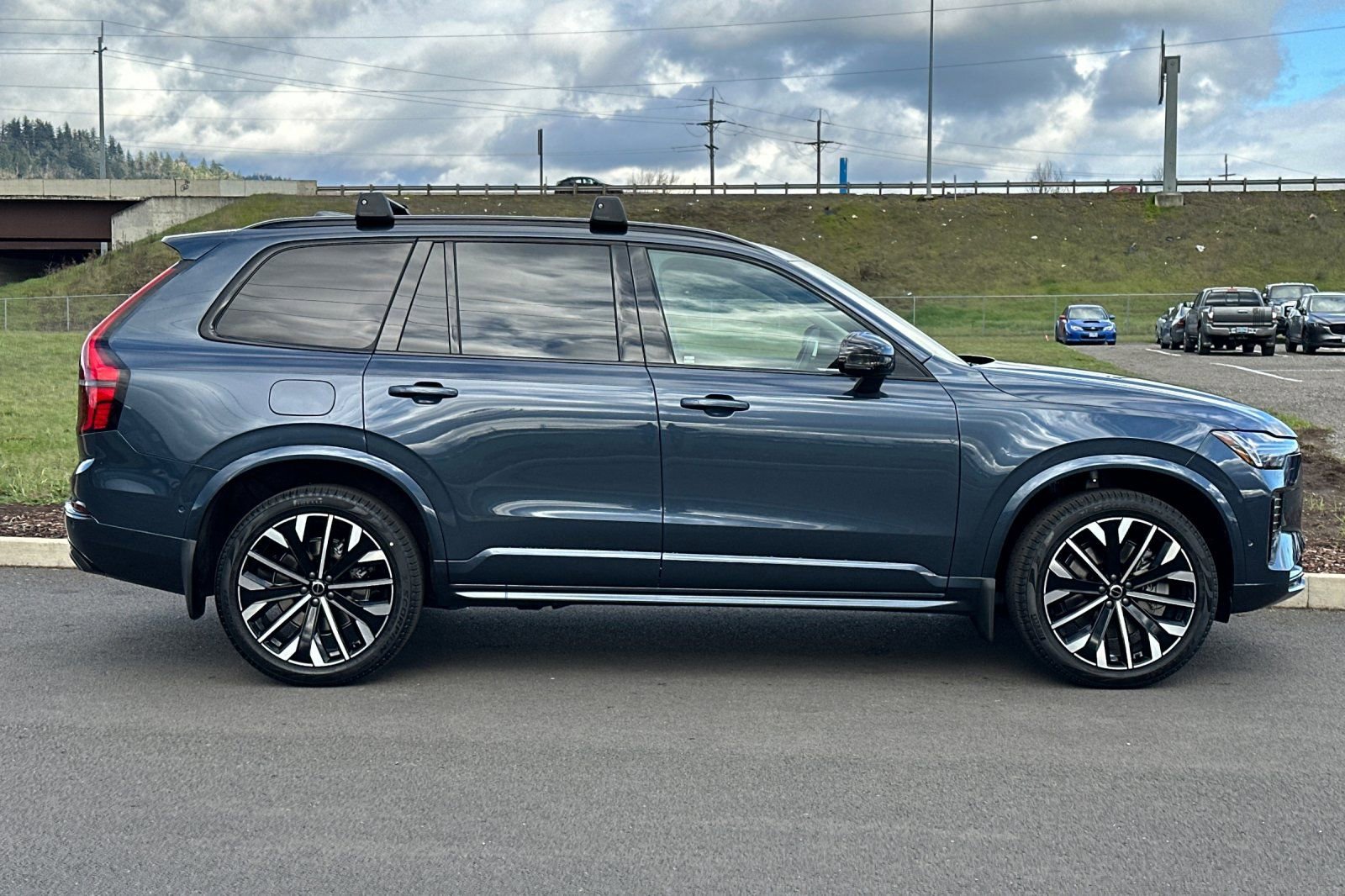 New 2026 Volvo XC90 T8 Ultra w/ Lounge Package image 2