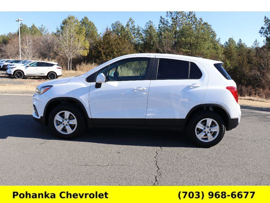 Used 2022 Chevrolet Trax LS w/ Tint and Cruise Package image 4