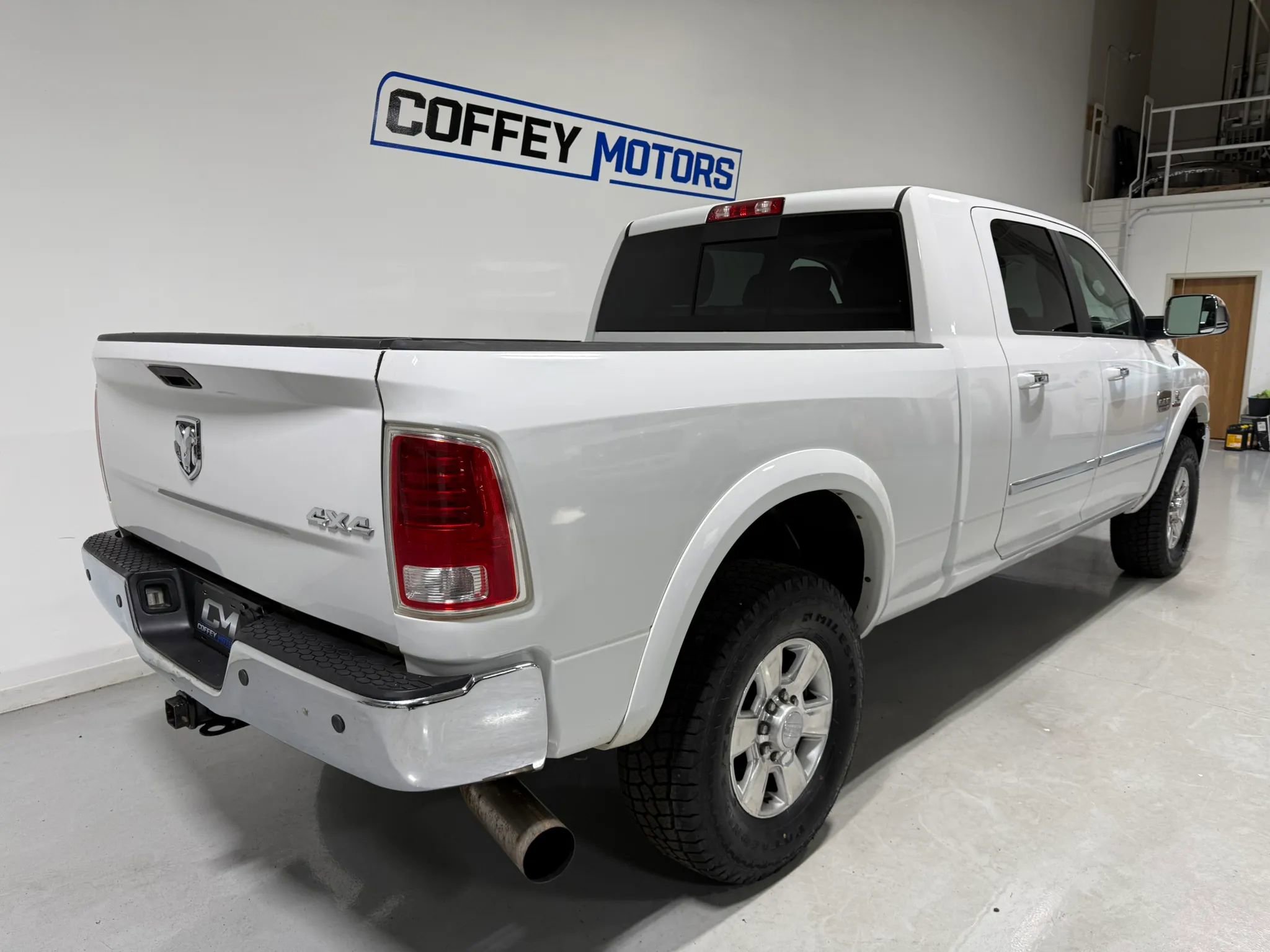 Used 2014 RAM 3500 Laramie Longhorn AWD/4WD image 6