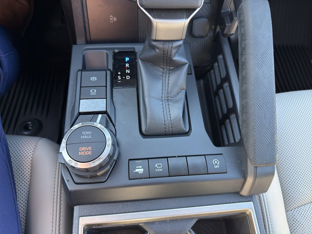 Used 2024 Toyota Tacoma Limited w/ Limited Package (LT) AWD/4WD image 17