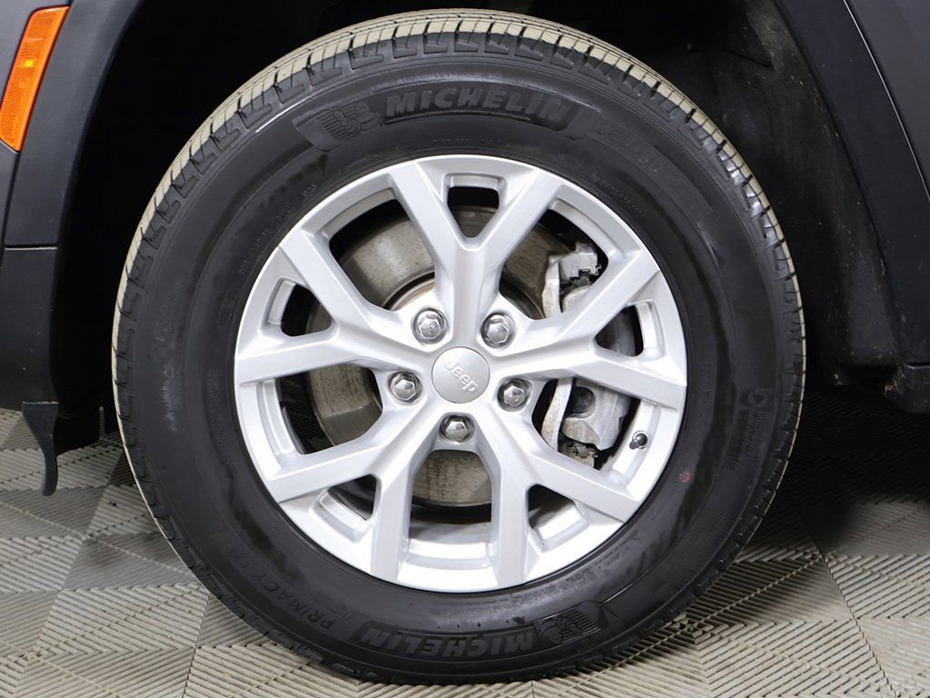 Used 2023 Jeep Grand Cherokee L Limited image 24