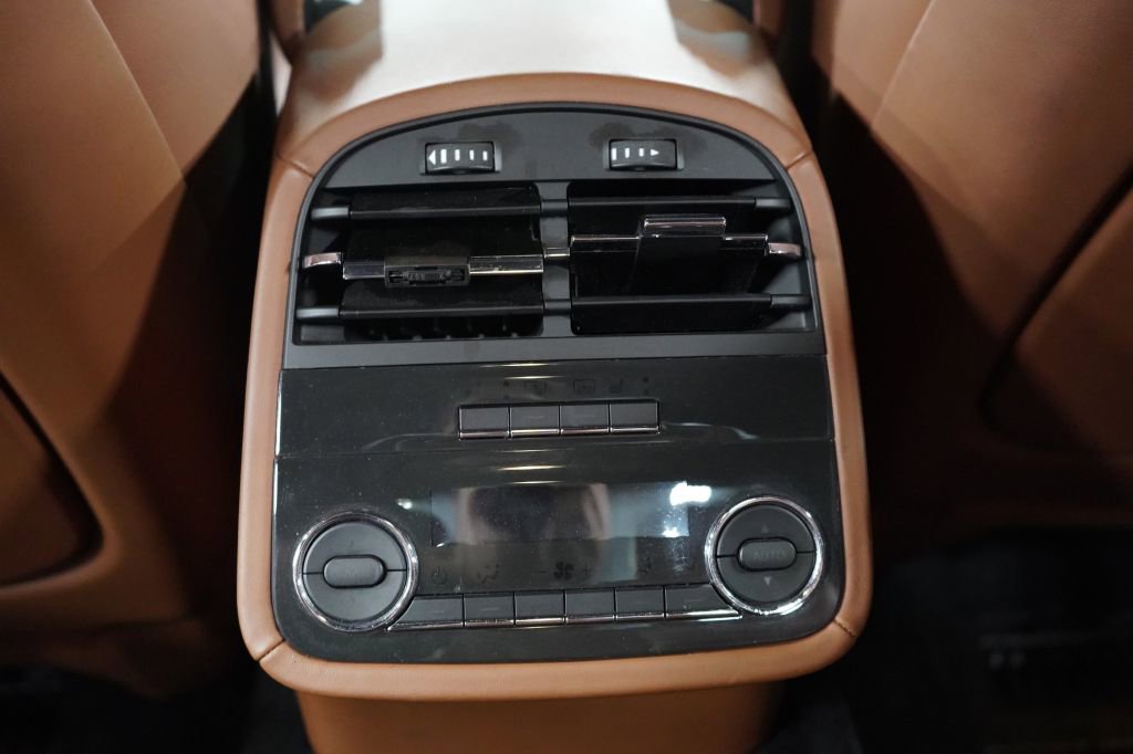 Used 2014 Maserati Quattroporte GTS RWD image 24