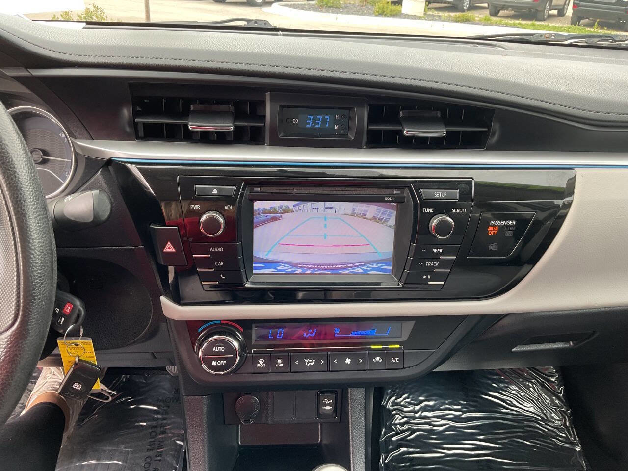 Used 2016 Toyota Corolla LE image 20