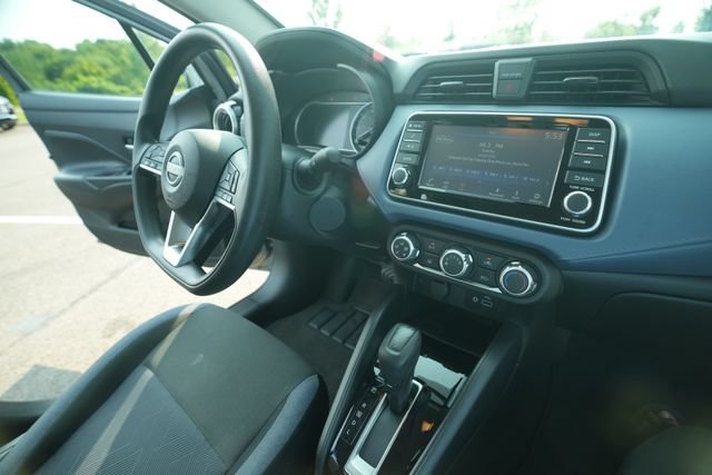 Used 2025 Nissan Versa SV FWD image 36