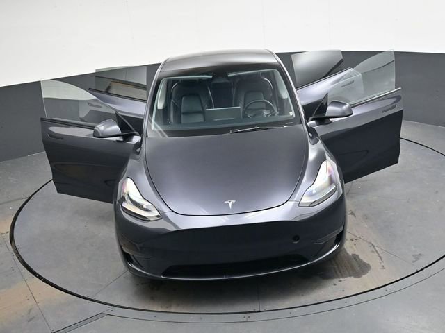 Used 2024 Tesla Model Y Long Range image 38