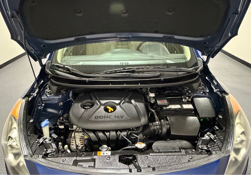 Used 2013 Hyundai Elantra GT w/ Tech Pkg FWD image 17