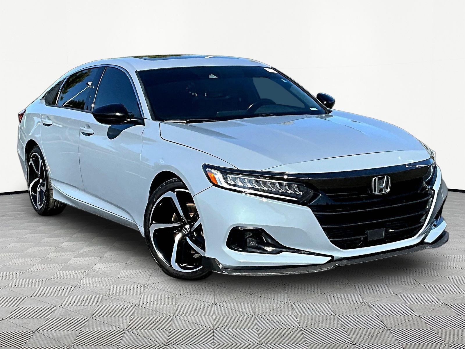 Used 2021 Honda Accord Sport image 3