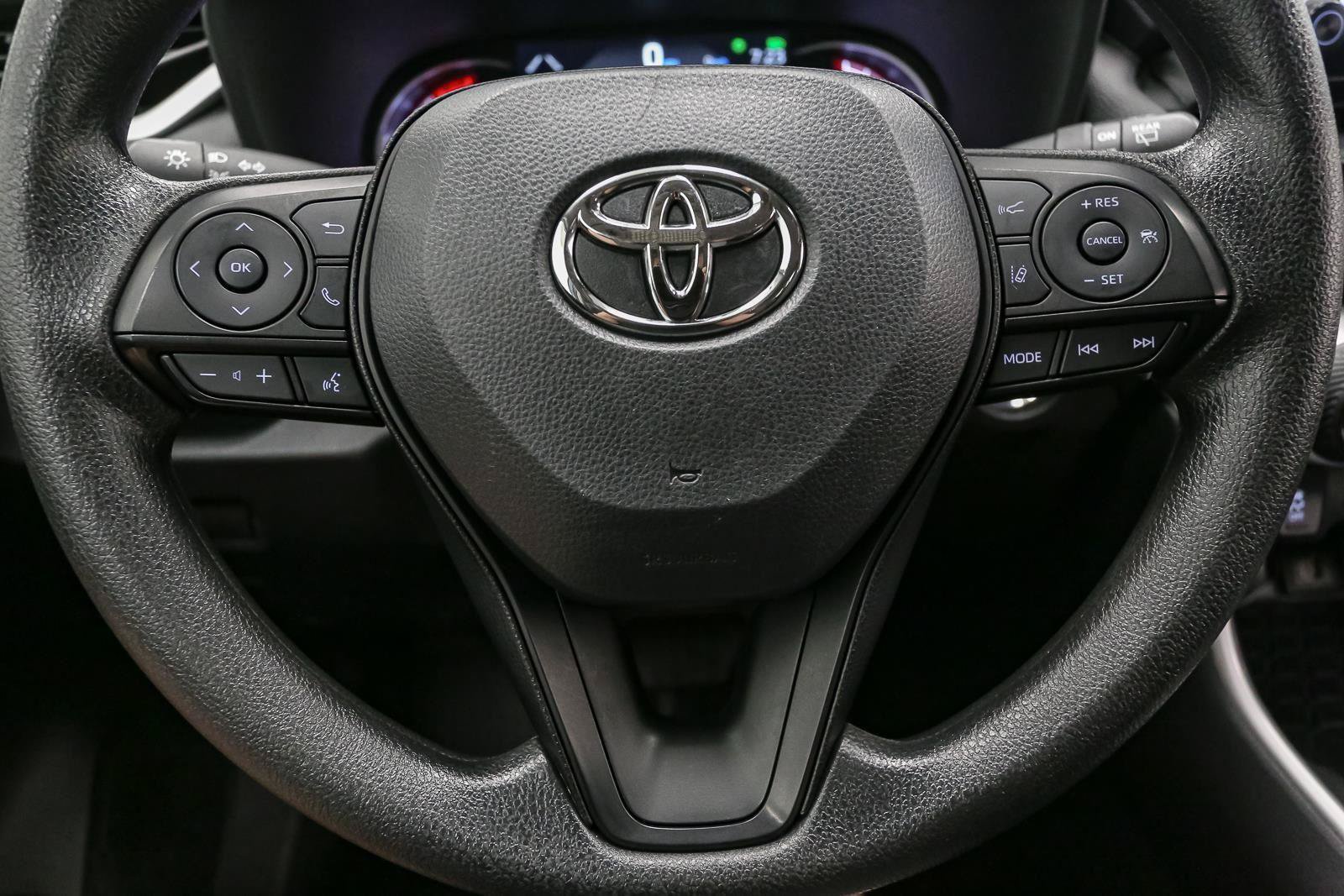 Certified 2025 Toyota RAV4 XLE AWD/4WD image 33
