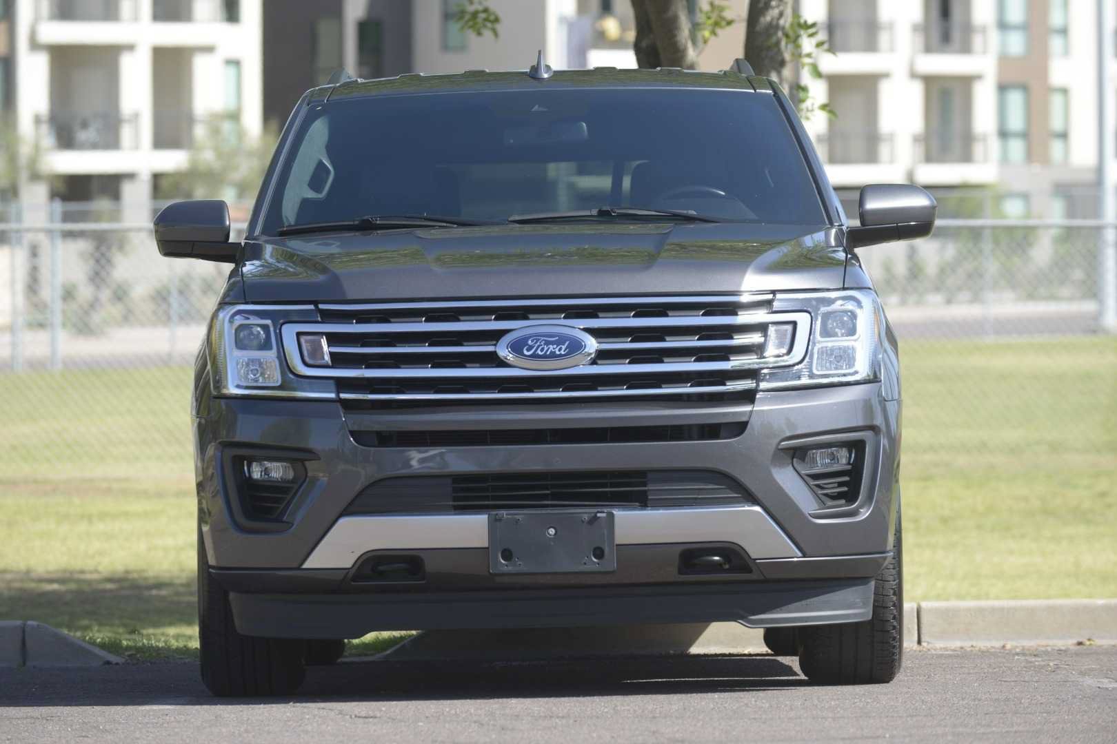 Used 2021 Ford Expedition XLT AWD/4WD image 2