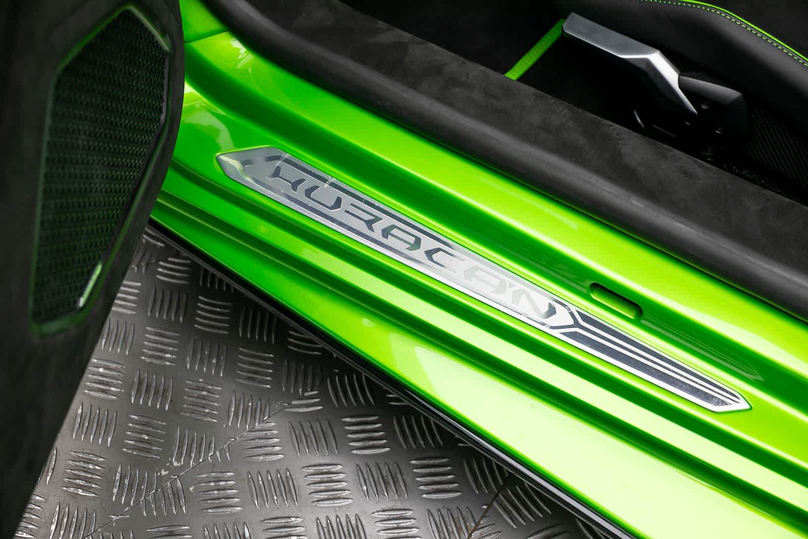 Used 2024 Lamborghini Huracan Tecnica RWD image 23