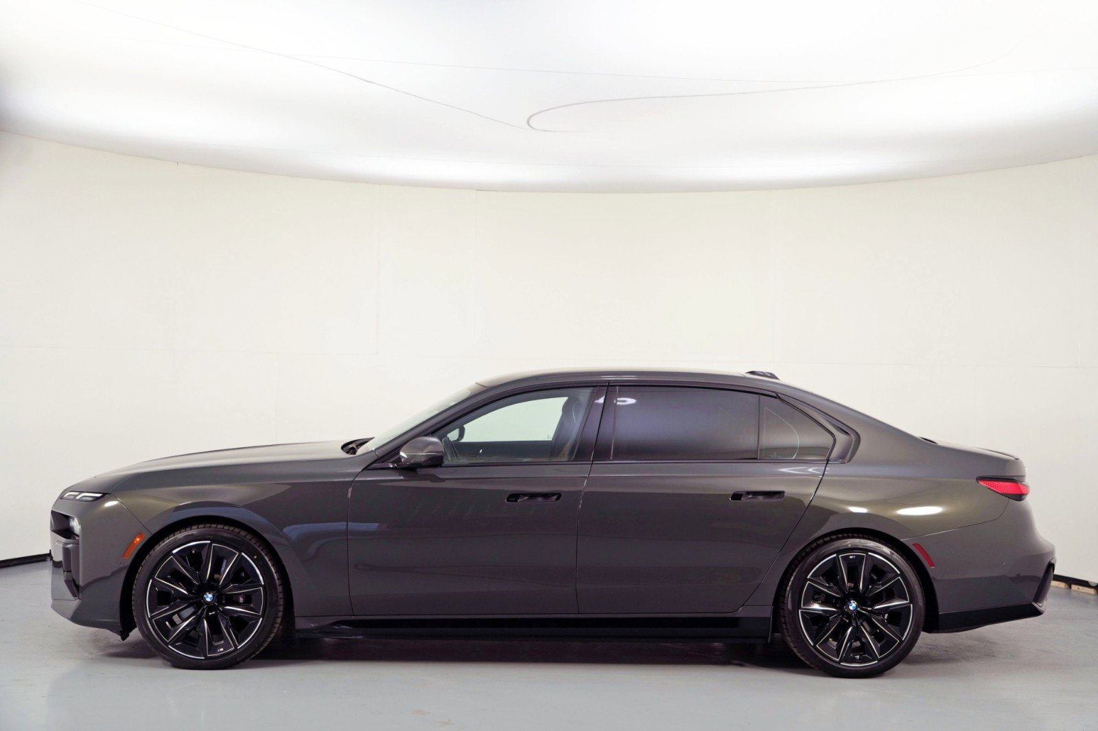 Used 2023 BMW i7 xDrive60 image 60