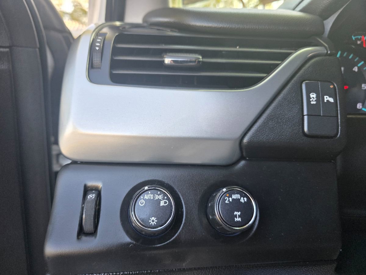 Used 2019 Chevrolet Tahoe LS AWD/4WD image 28