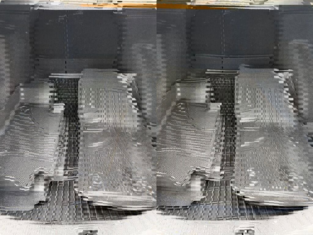 Used 2022 Toyota Corolla SE image 28