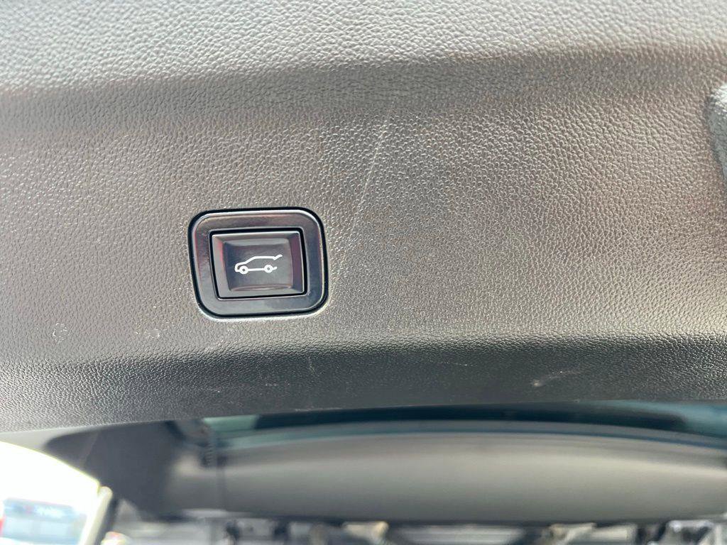 Used 2022 Chevrolet Tahoe RST w/ Luxury Package image 27