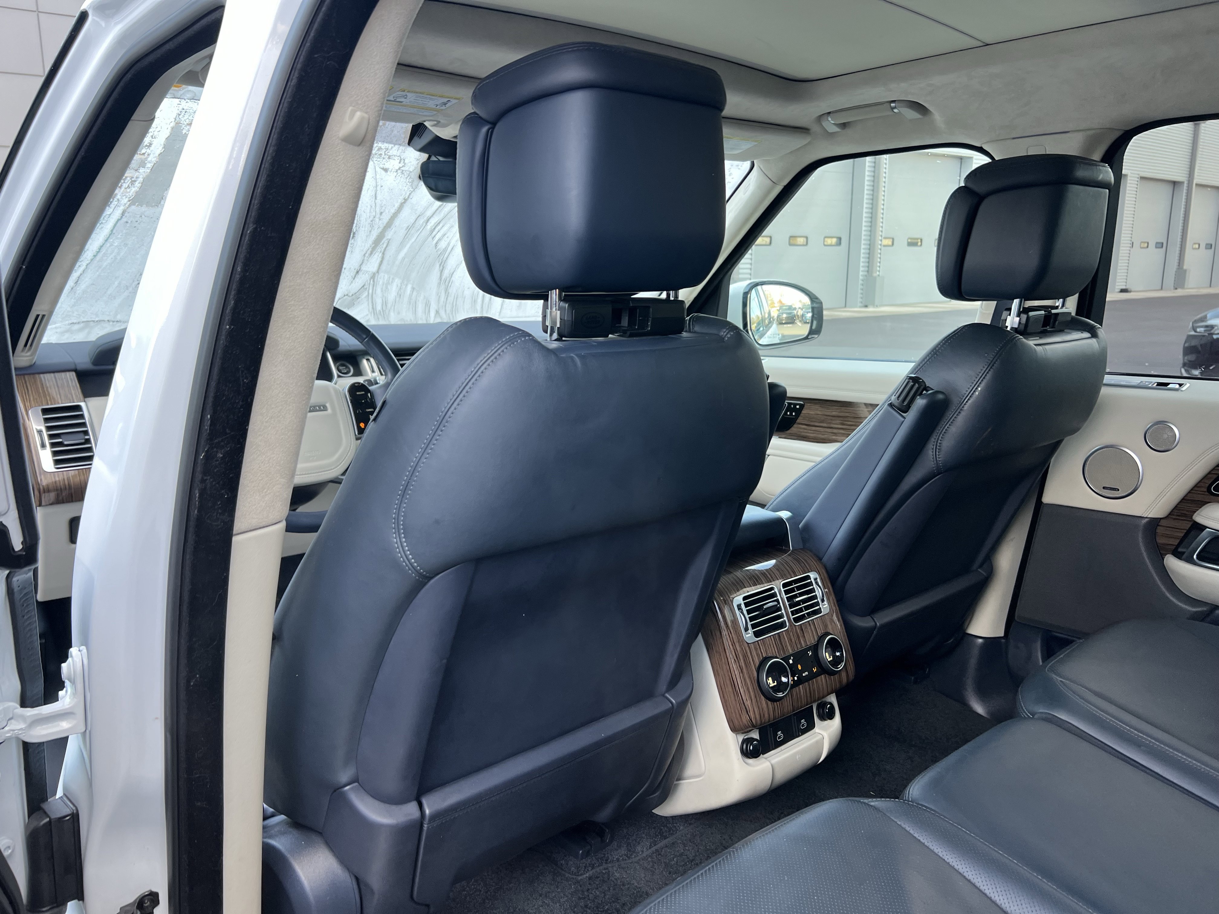 Certified 2022 Land Rover Range Rover P525 Westminster Edition image 33