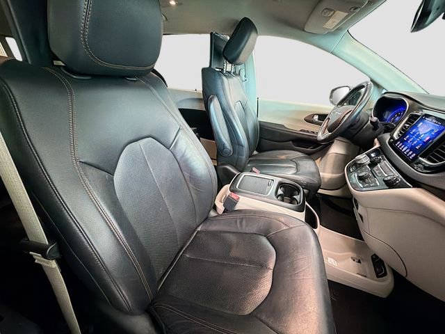 Used 2017 Chrysler Pacifica Touring-L Plus image 26