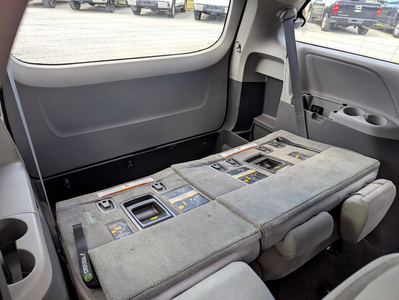 Used 2018 Toyota Sienna L image 23