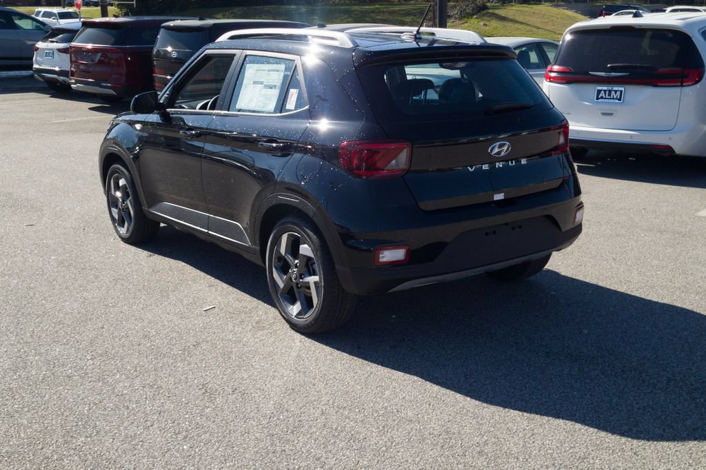 New 2026 Hyundai Venue SEL FWD image 7