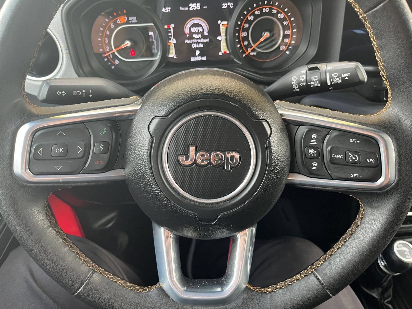 Used 2025 Jeep Wrangler Unlimited Sahara AWD/4WD image 27