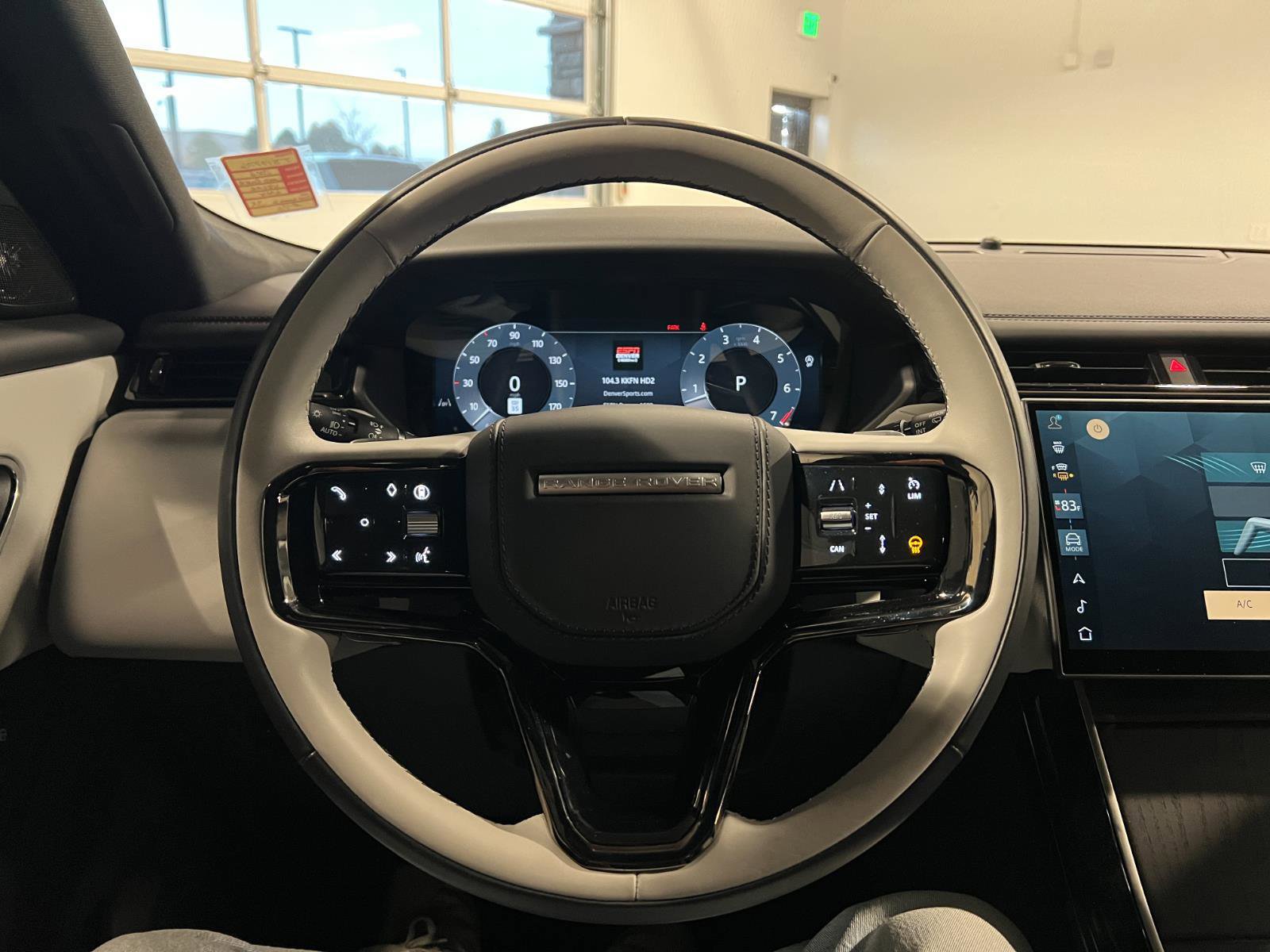 Used 2026 Land Rover Range Rover Velar Dynamic SE image 11