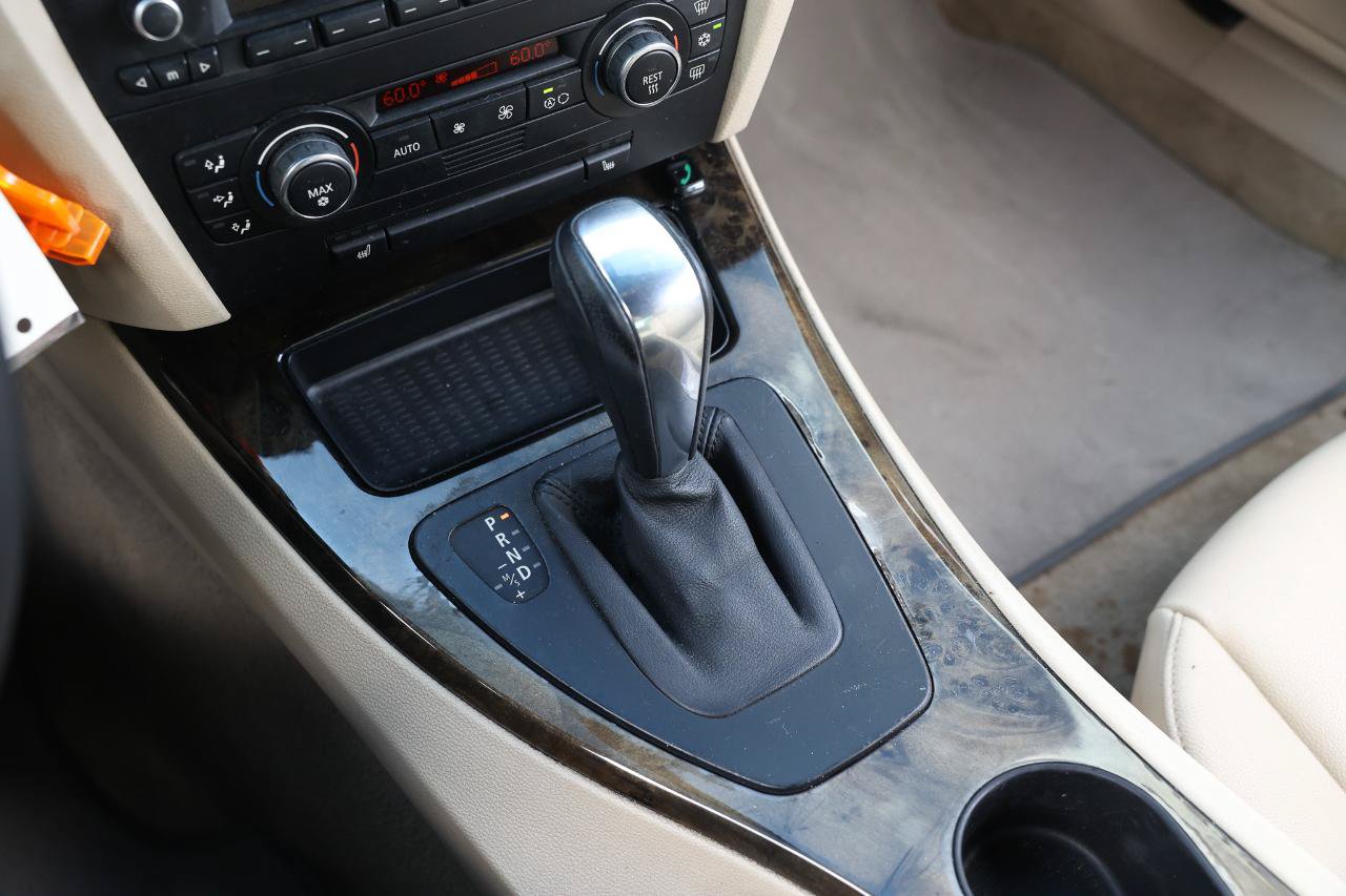 Used 2009 BMW 328i Convertible RWD image 38