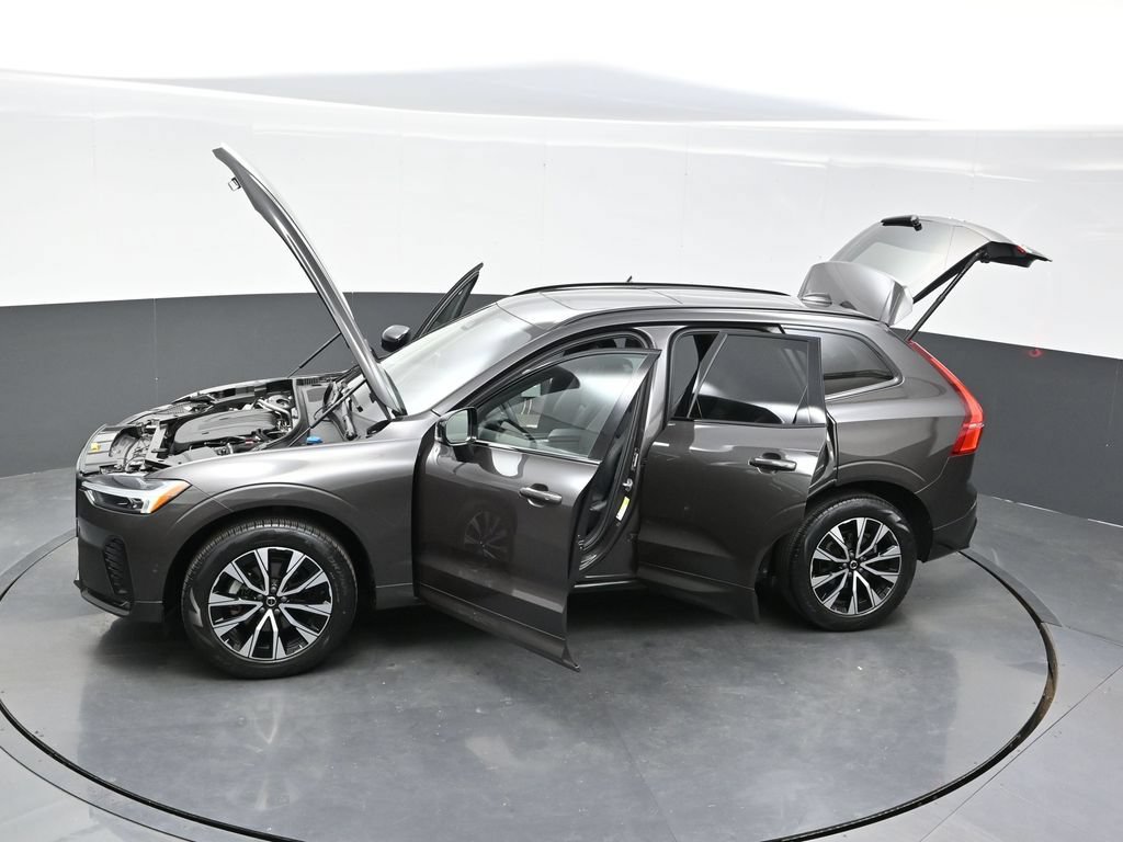 Used 2024 Volvo XC60 B5 Plus AWD/4WD image 39