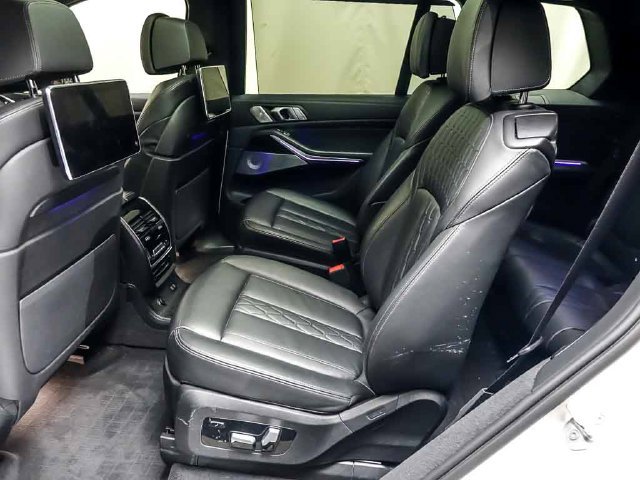 Used 2020 BMW X7 M50i AWD/4WD image 11